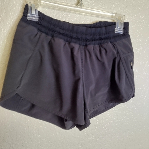 Lululemon Track That Short 4” Sz 4 - Picture 2 of 5